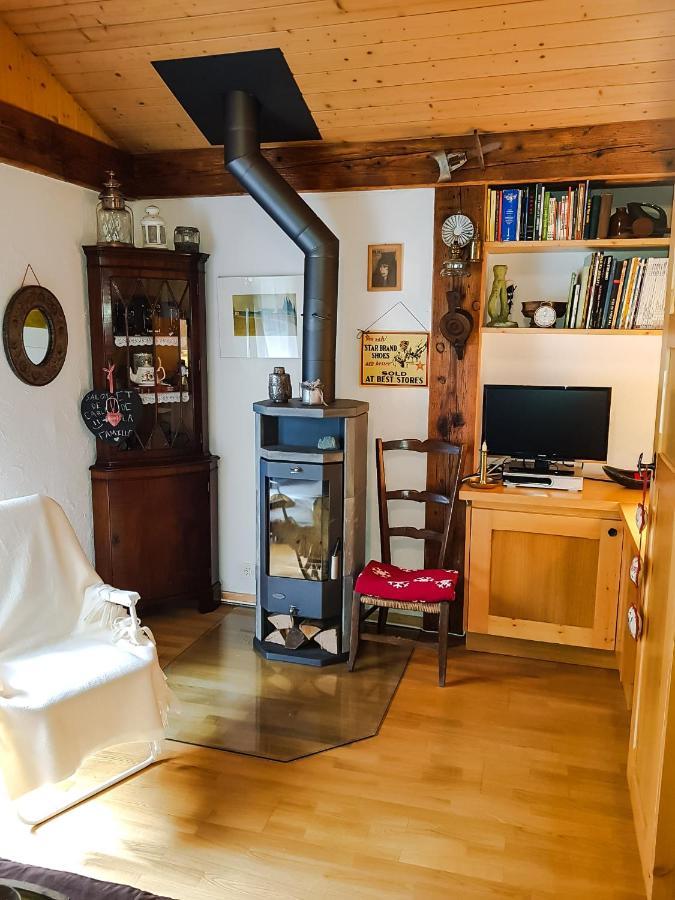 Villa Fully, Valais Chalet accueillant avec cheminée Extérieur photo