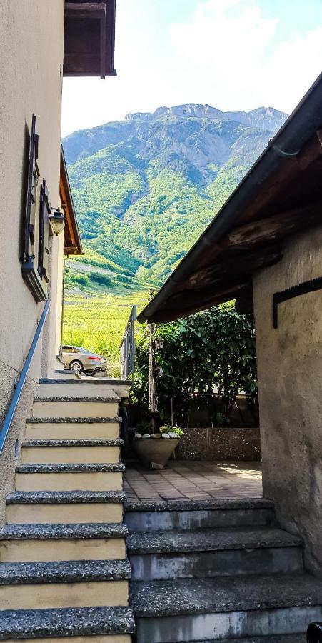 Villa Fully, Valais Chalet accueillant avec cheminée Extérieur photo