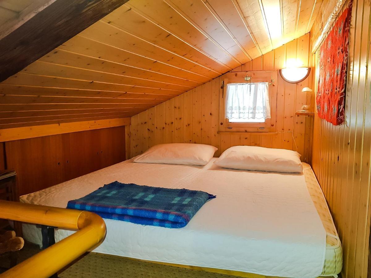 Villa Fully, Valais Chalet accueillant avec cheminée Extérieur photo